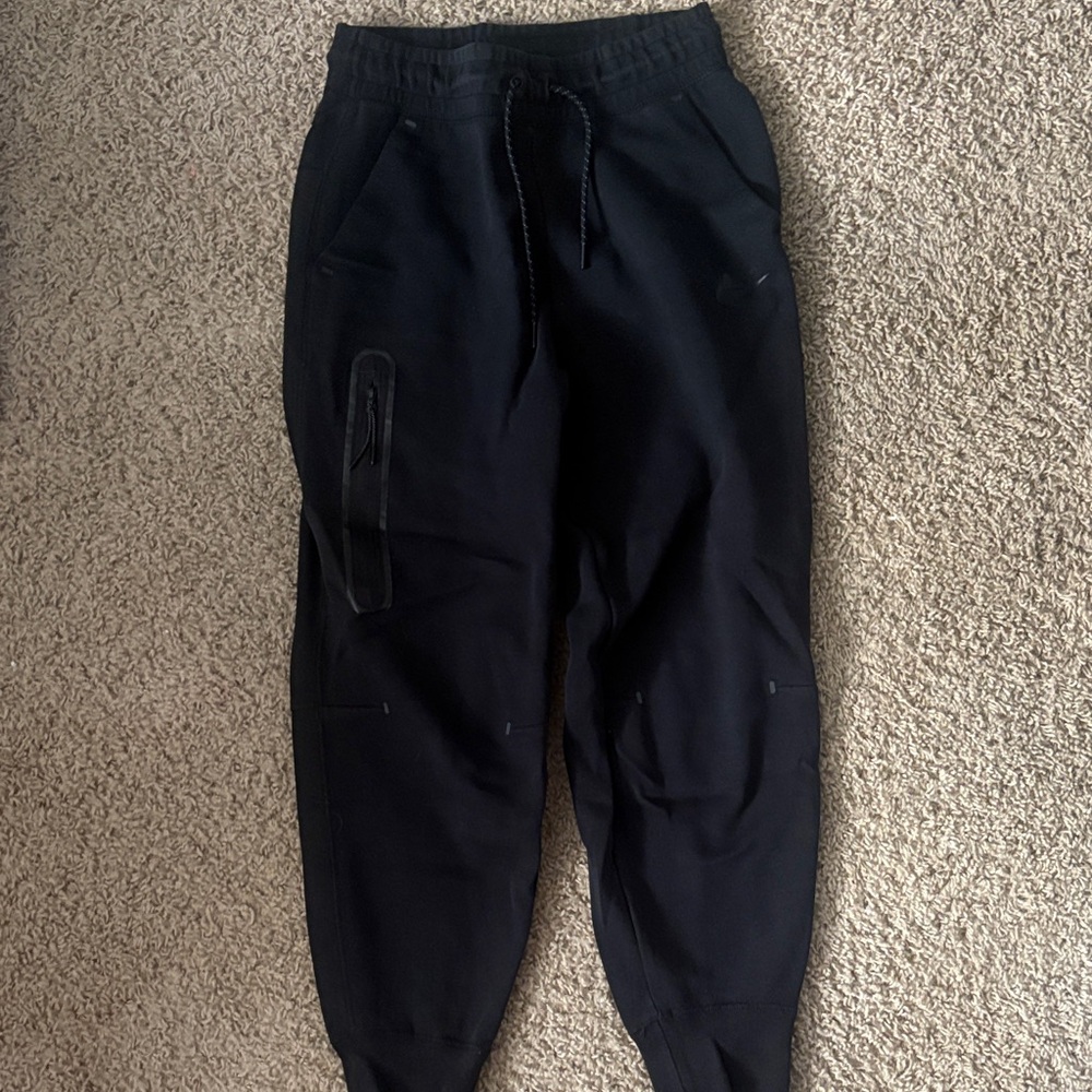 Womens Small Nike tech pants